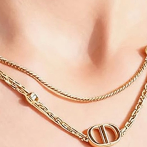 Stunning CD Logo Star Charm Layered Necklace - Picture 3 of 4